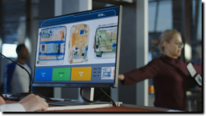 Sicurezza, postazione dello scanner raggi-x per controllo pacchi