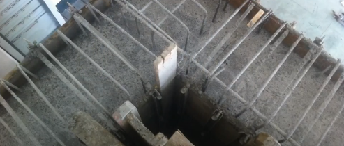 Costruzione del muro di cemento del bunker. Dimensione del muro di cemento del bunker.