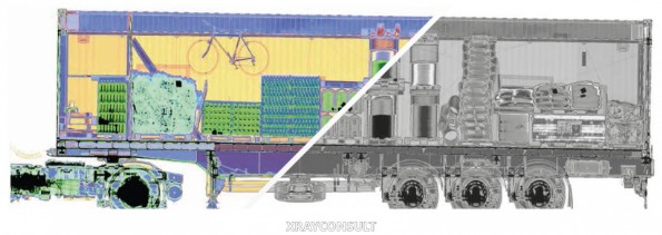 Visione interna di un camion ai raggi-X a colori e bianco e nero Immagine interna di un camion ai raggi-X a colori e bianco e nero