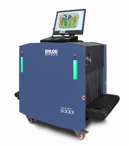 Sicurezza, postazione dello scanner raggi-x per controllo bagagli Sicurezza, postazione dello scanner raggi-x per controllo pacchi