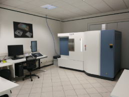 Tomografia Industriale Metrologica FF35 Yxlon Stanza conTomografia Industriale Metrologica FF35 Yxlon