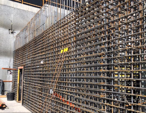 Struttura scheletro per il contenimento del cemento armato del bunker Telaio dello scheletro per il contenimento del cemento armato del bunker