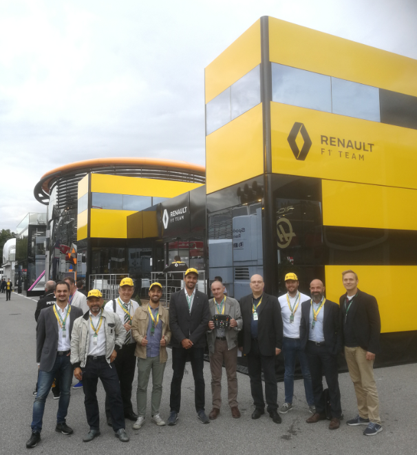 Gran Premio di Monza 2019, Xrayconsult ha invitato alcuni clienti per una visita davanti al Paddock e ai box della Renault