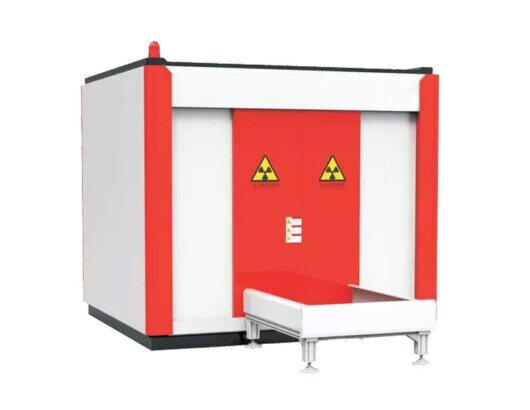 Impianto di radioscopia e tomografia industriale X-ray serie UNF 160/450 con piatto estraibile per Controlli Non Distruttivi (CND) su grandi componenti.