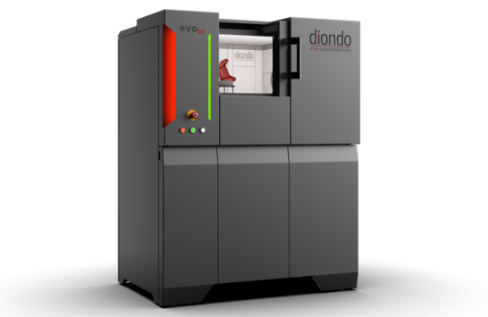 Fotografia ravvicinata del sistema Diondo dsub, un tomografo computerizzato ultra-compatto per la ricerca, con manipolatore granite-based per la massima stabilità.